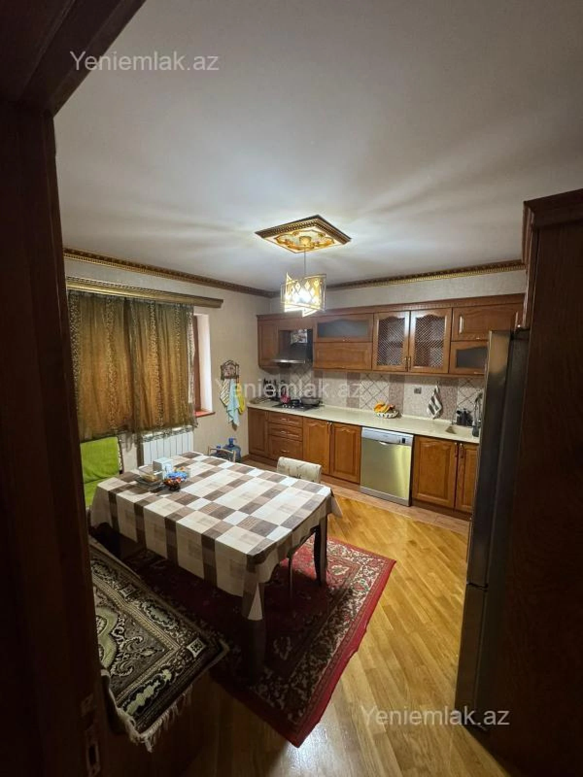 Satılır 6 otaqlı həyət evi 300 m²