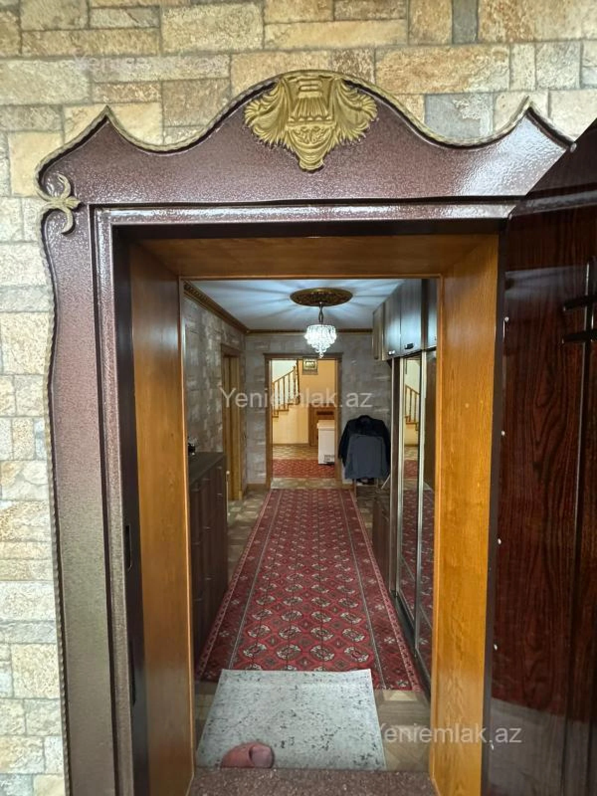 Satılır 6 otaqlı həyət evi 300 m²