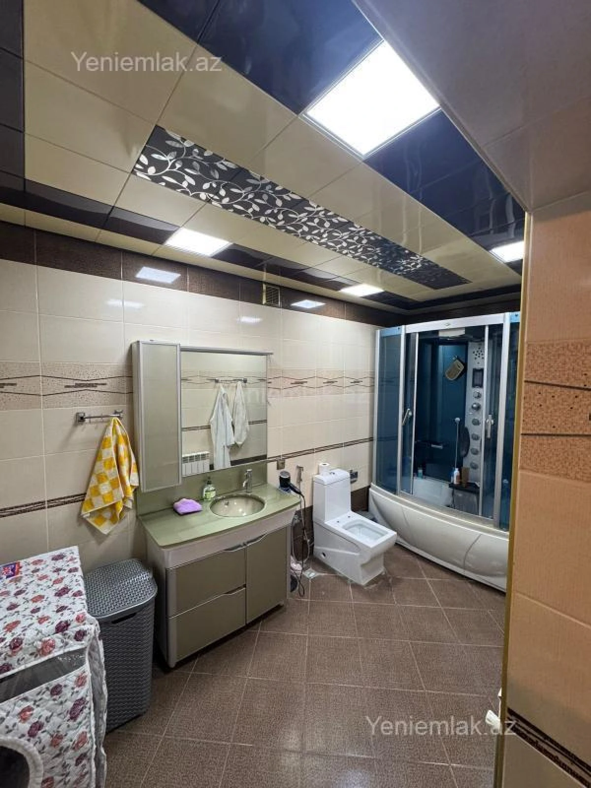 Satılır 6 otaqlı həyət evi 300 m²