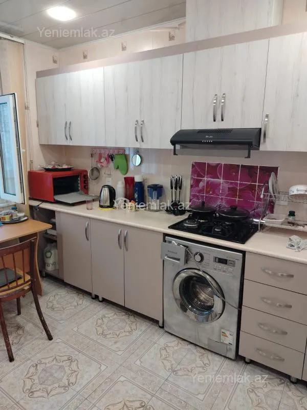 Satılır 2 otaqlı köhnə tikili 58 m²