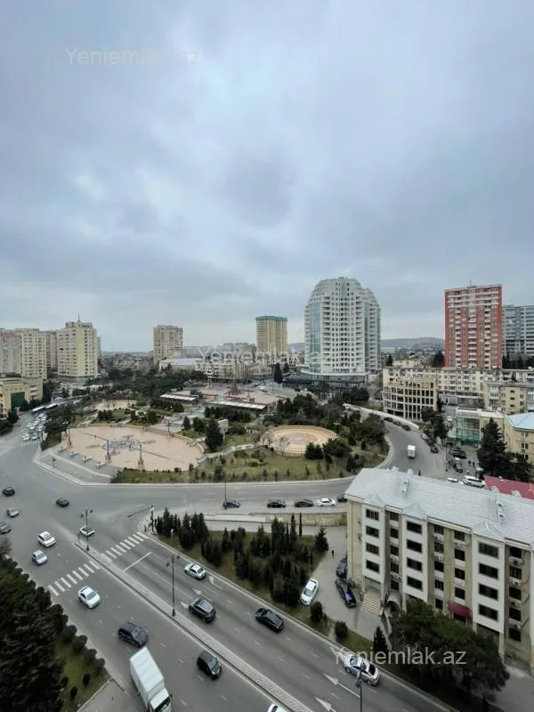 Satılır 3 otaqlı yeni tikili 185 m²