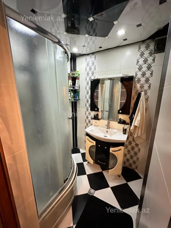 Satılır 4 otaqlı köhnə tikili 90 m²