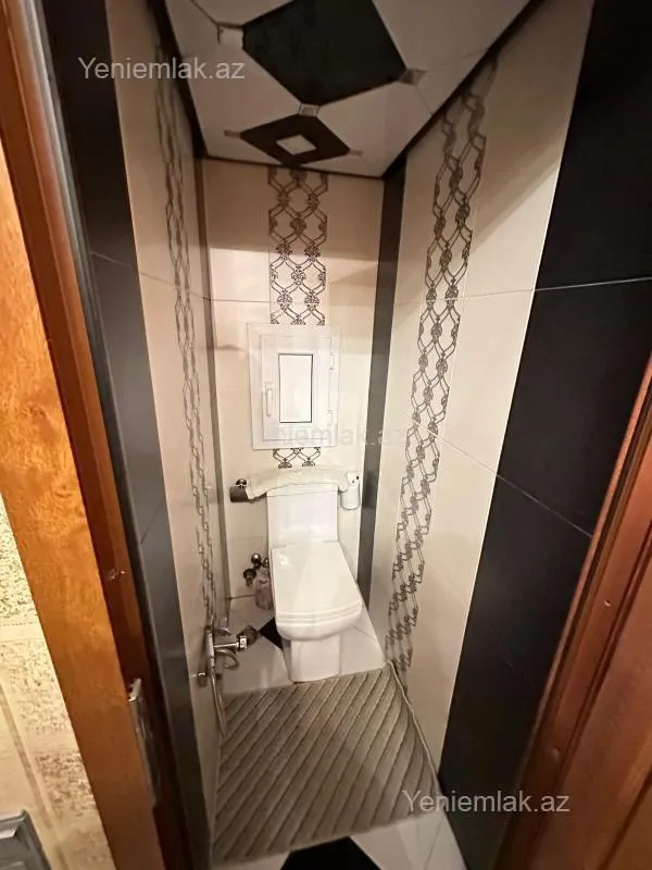 Satılır 4 otaqlı köhnə tikili 90 m²