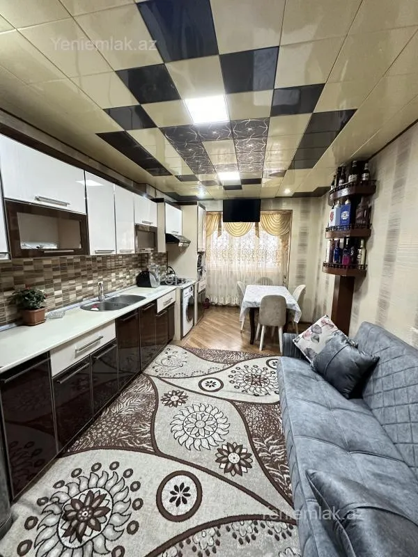 Satılır 4 otaqlı köhnə tikili 90 m²