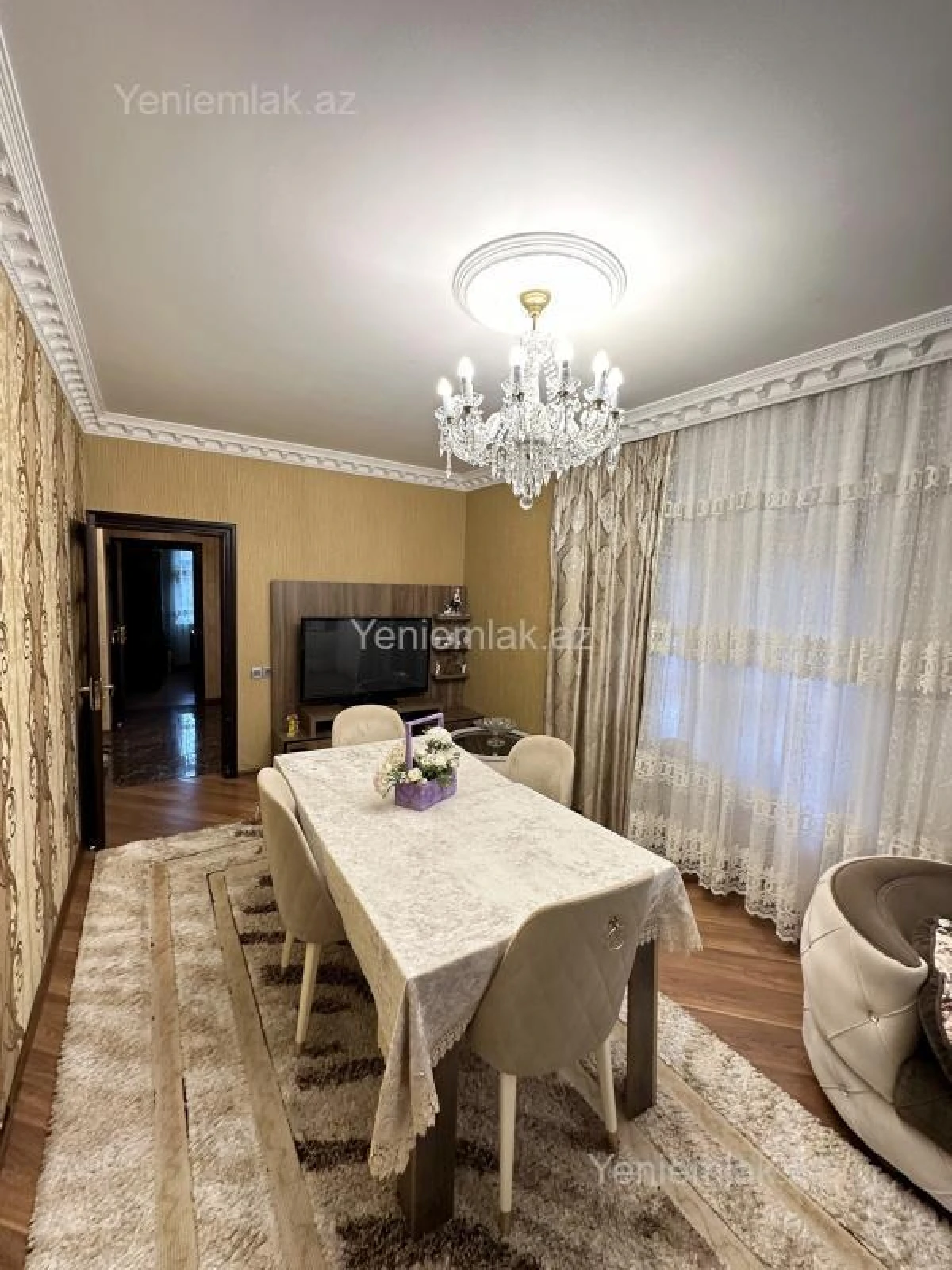 Satılır 4 otaqlı köhnə tikili 90 m²