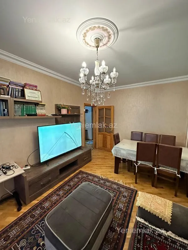 Satılır 4 otaqlı köhnə tikili 90 m²
