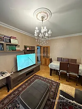 Satılır 4 otaqlı köhnə tikili 90 m²