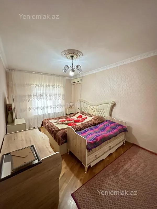 Satılır 4 otaqlı köhnə tikili 90 m²