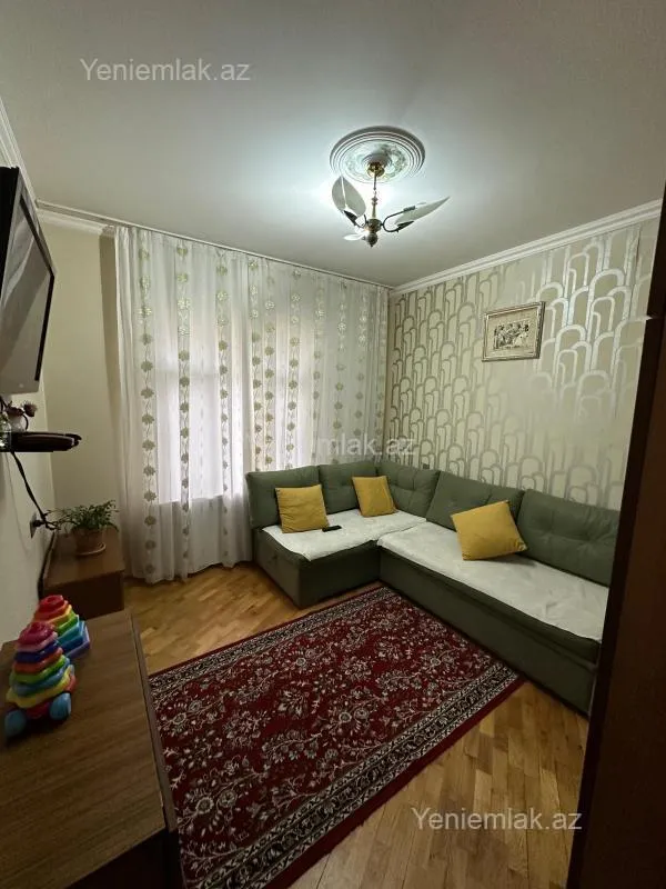 Satılır 4 otaqlı köhnə tikili 90 m²