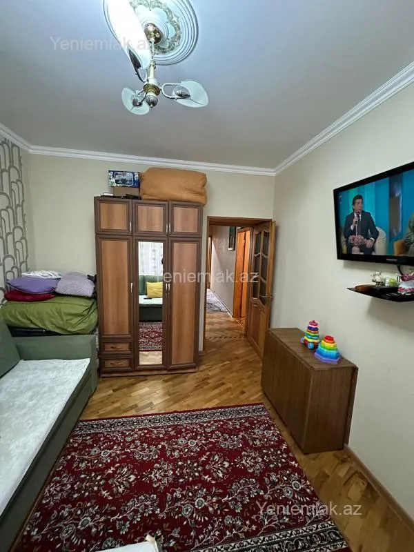 Satılır 4 otaqlı köhnə tikili 90 m²