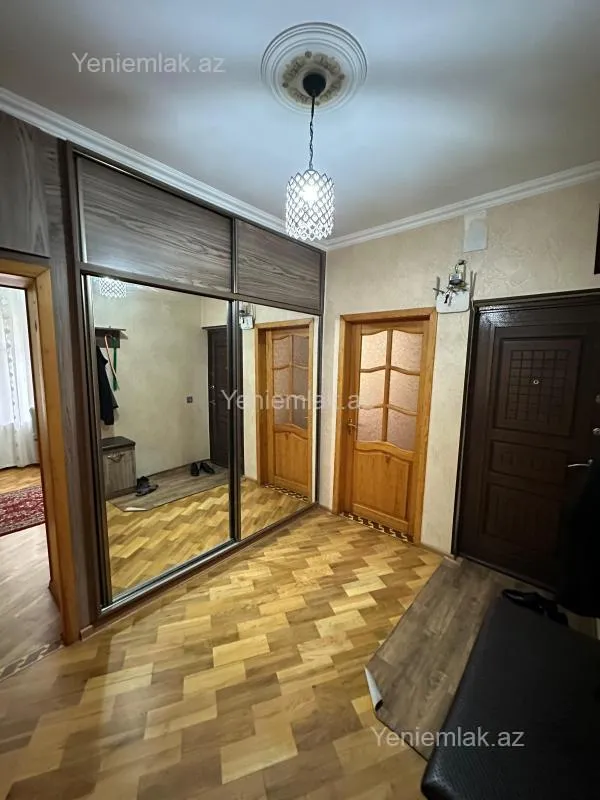 Satılır 4 otaqlı köhnə tikili 90 m²
