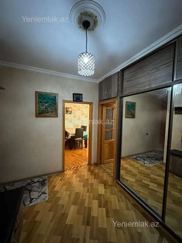 Satılır 4 otaqlı köhnə tikili 90 m²