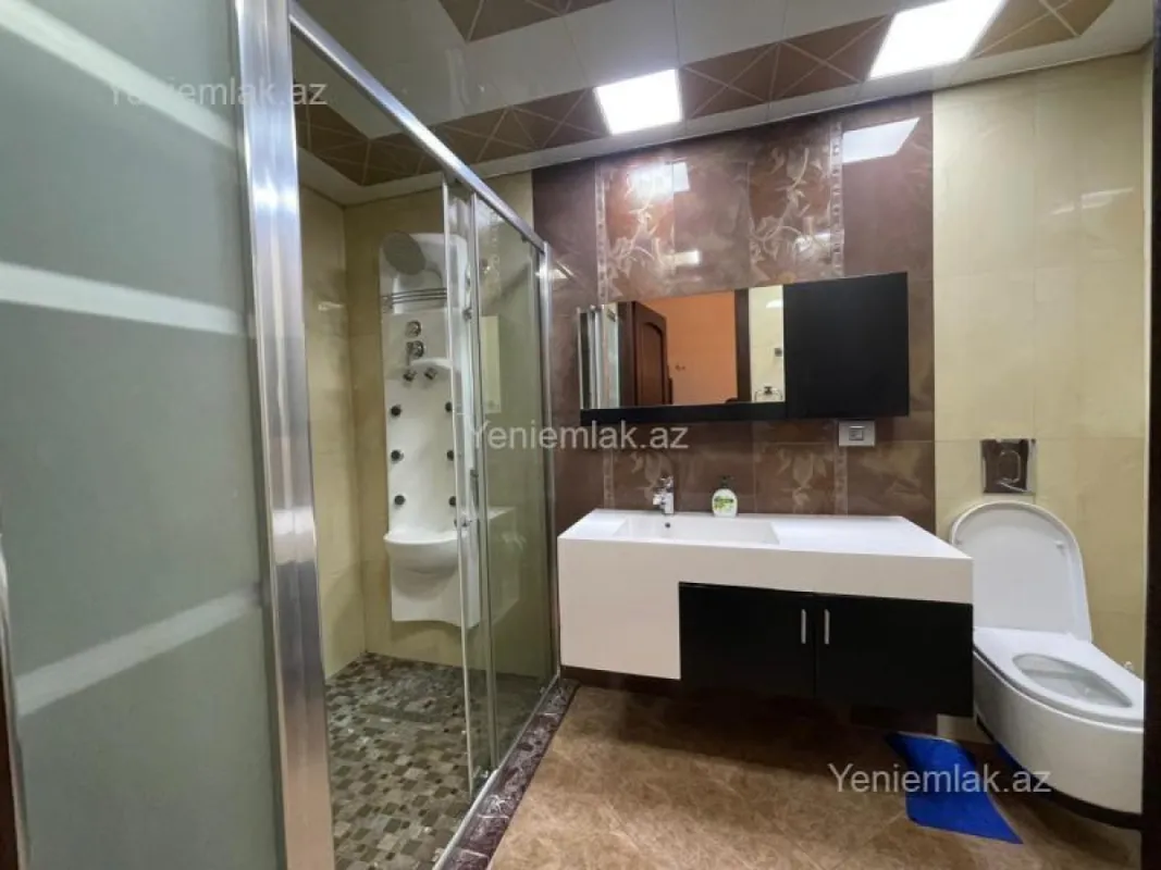 Satılır 3 otaqlı yeni tikili 130 m²