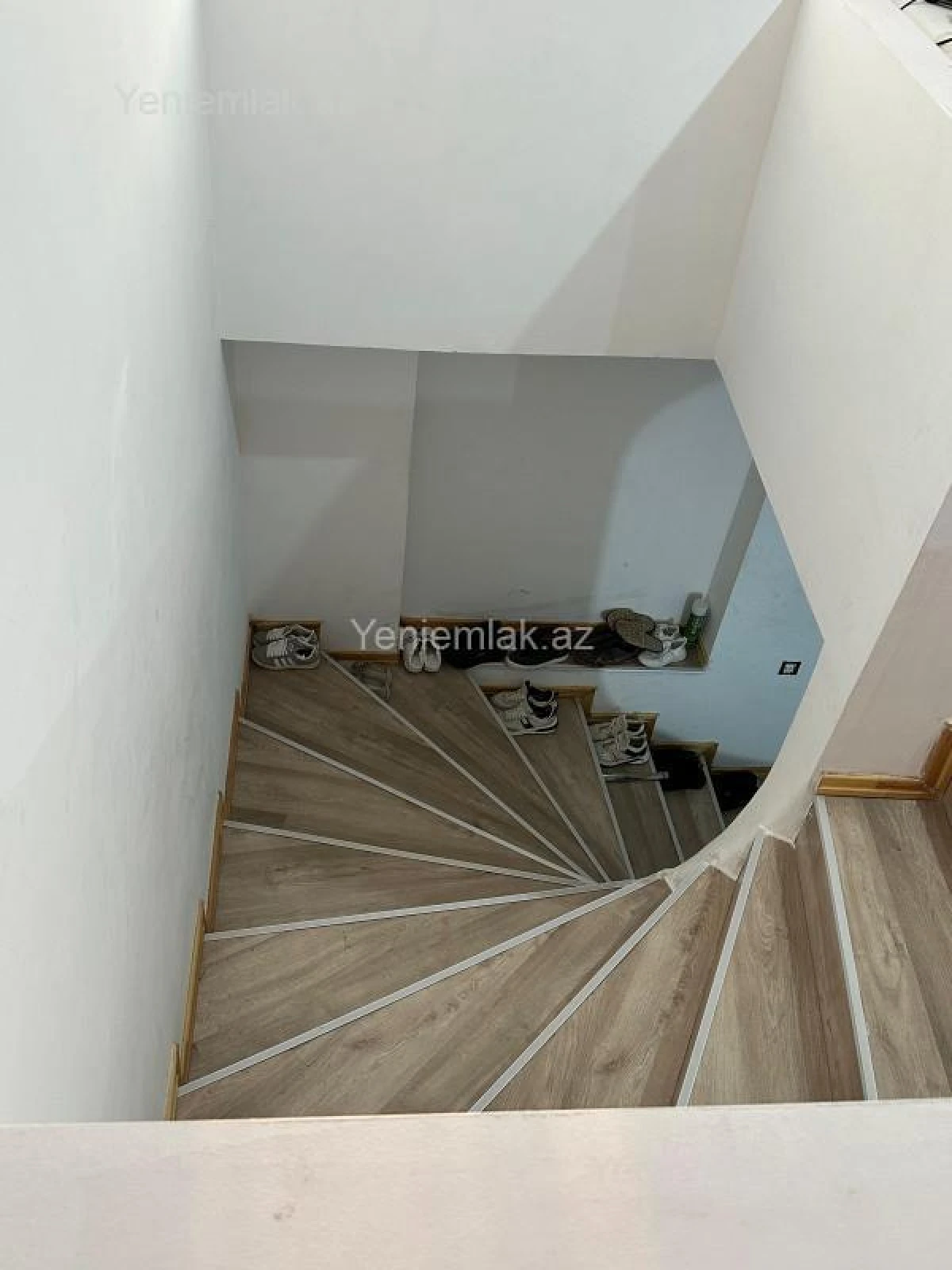Satılır 6 otaqlı həyət evi 160 m²