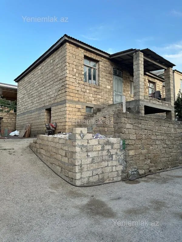 Satılır 6 otaqlı həyət evi 160 m²