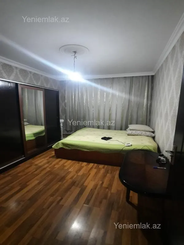 Satılır 2 otaqlı köhnə tikili 60 m²