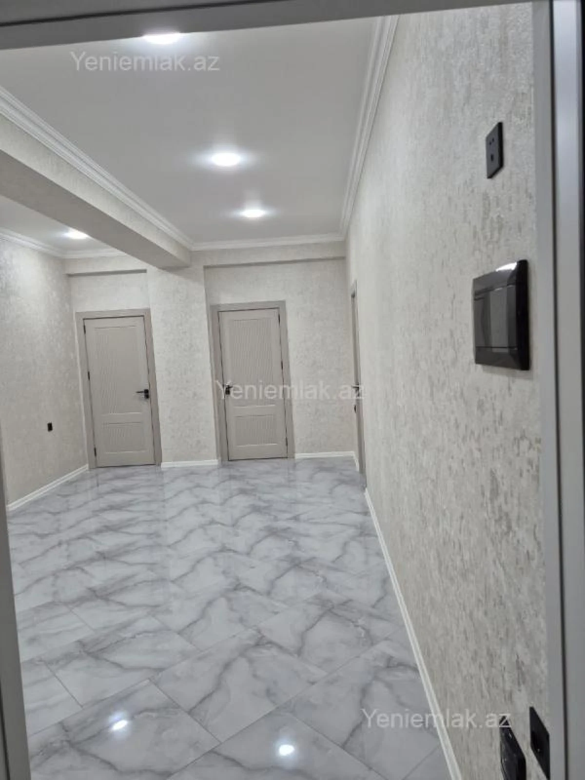 Satılır 3 otaqlı yeni tikili 128 m²