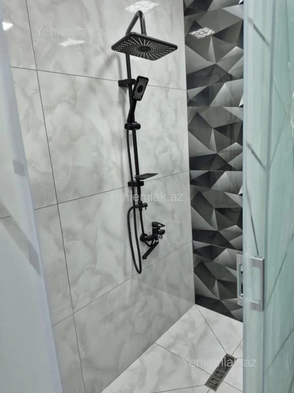 Satılır 3 otaqlı yeni tikili 128 m²