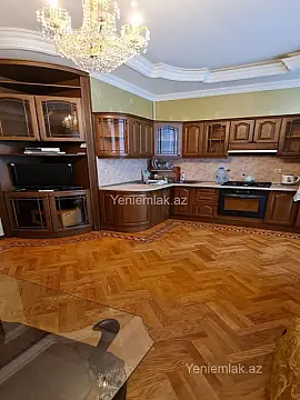 Satılır 2 otaqlı köhnə tikili 56 m²