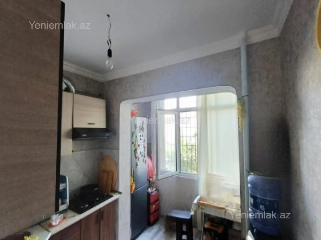 Satılır 3 otaqlı köhnə tikili 80 m²