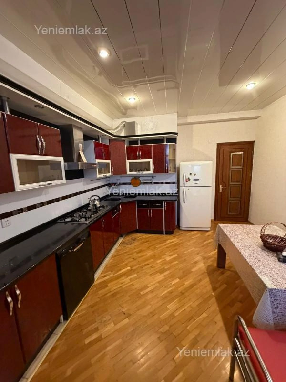 Satılır 3 otaqlı yeni tikili 175 m²