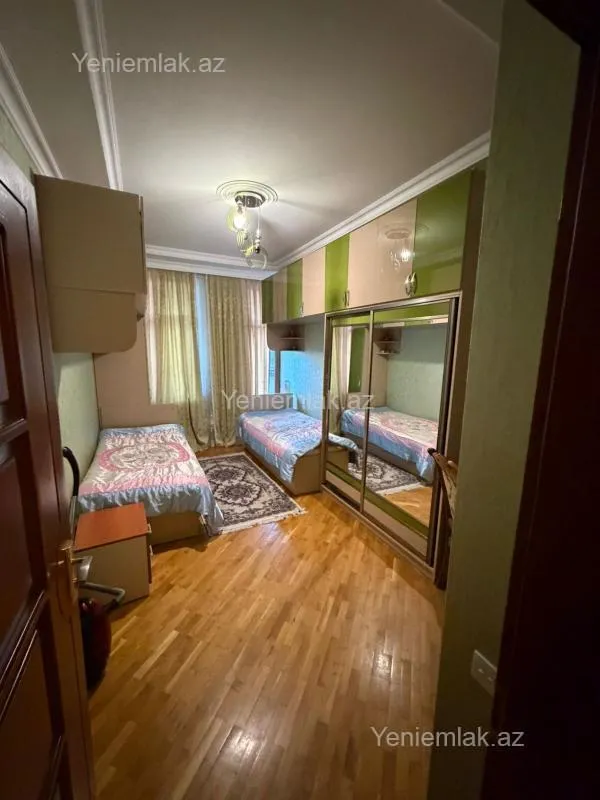 Satılır 3 otaqlı yeni tikili 175 m²