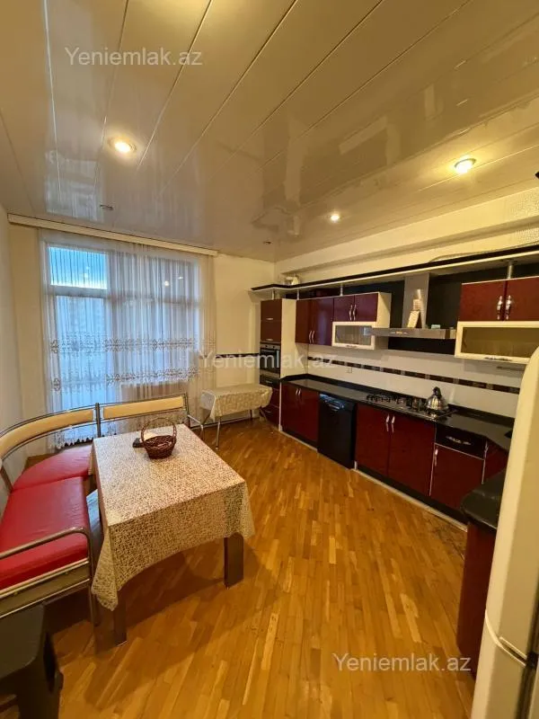 Satılır 3 otaqlı yeni tikili 175 m²