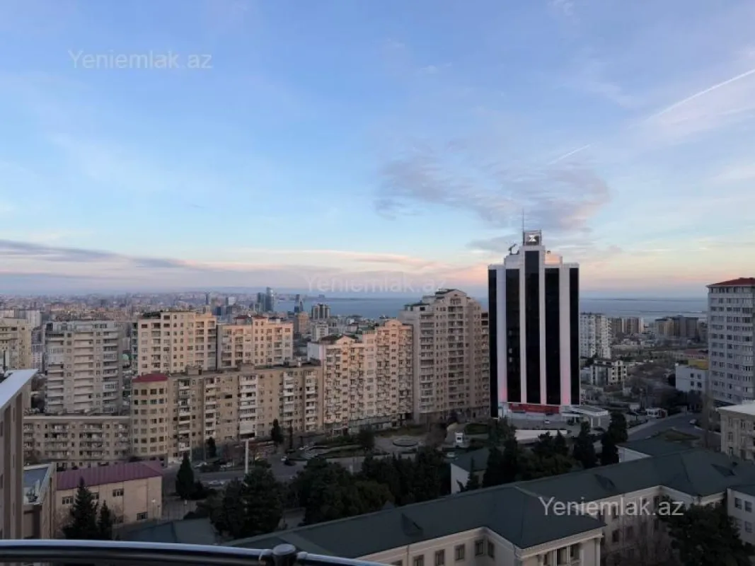 Satılır 3 otaqlı yeni tikili 175 m²