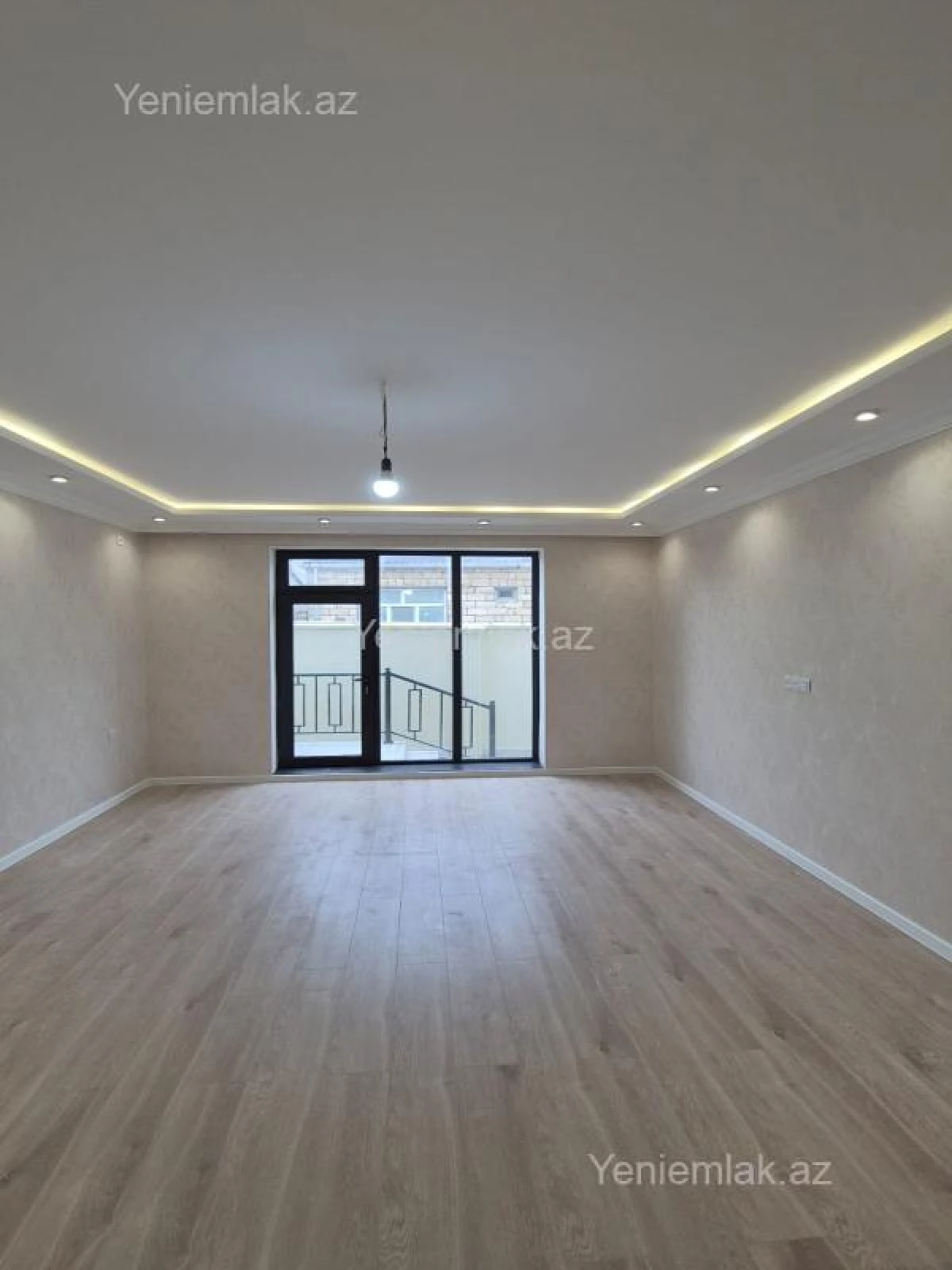 Satılır 5 otaqlı həyət evi 220 m²