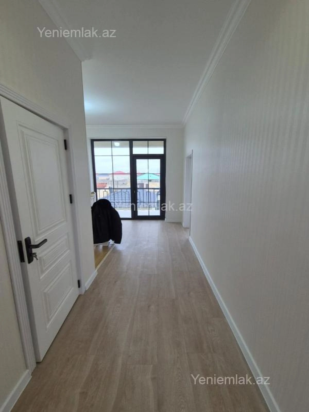 Satılır 5 otaqlı həyət evi 220 m²