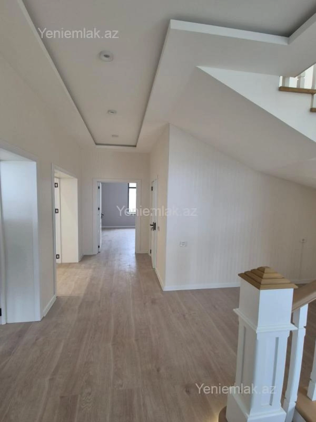 Satılır 5 otaqlı həyət evi 220 m²
