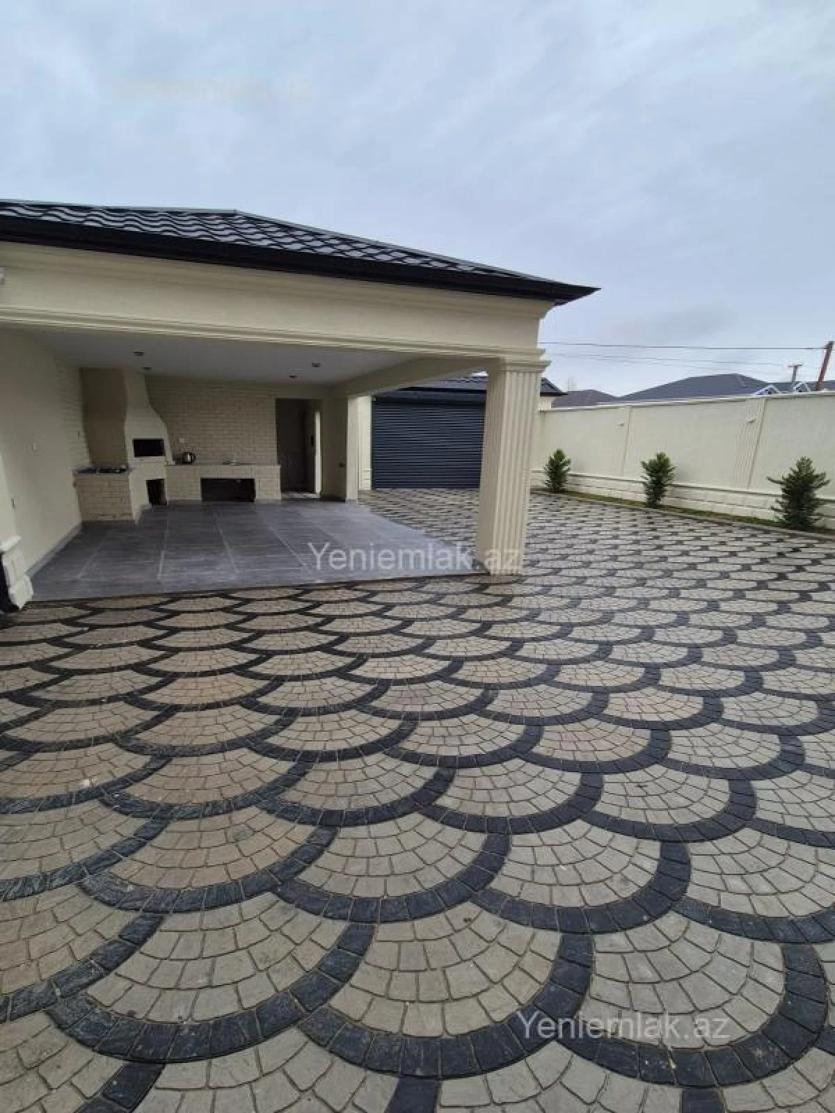 Satılır 5 otaqlı həyət evi 220 m²