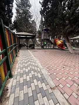 Satılır 3 otaqlı yeni tikili 100 m²