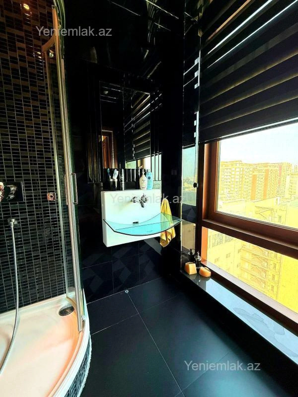 Satılır 4 otaqlı yeni tikili 220.5 m²