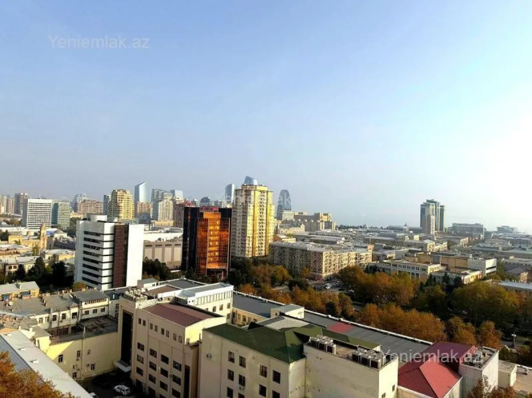 Satılır 4 otaqlı yeni tikili 220.5 m²