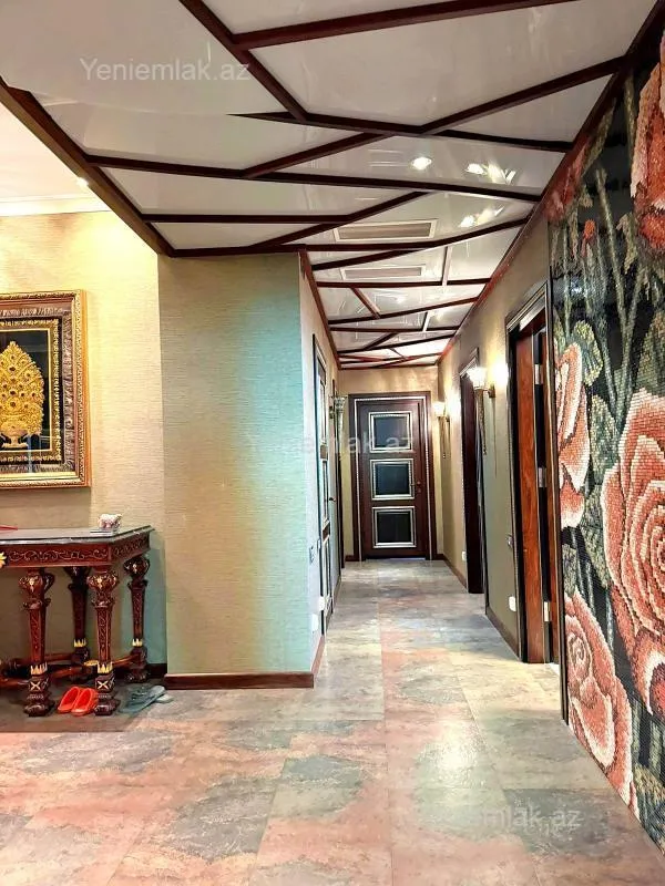 Satılır 4 otaqlı yeni tikili 220.5 m²