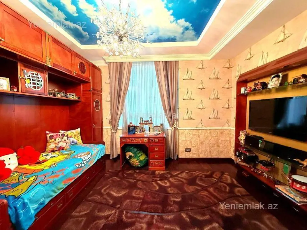 Satılır 4 otaqlı yeni tikili 220.5 m²