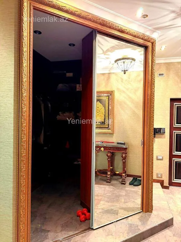 Satılır 4 otaqlı yeni tikili 220.5 m²