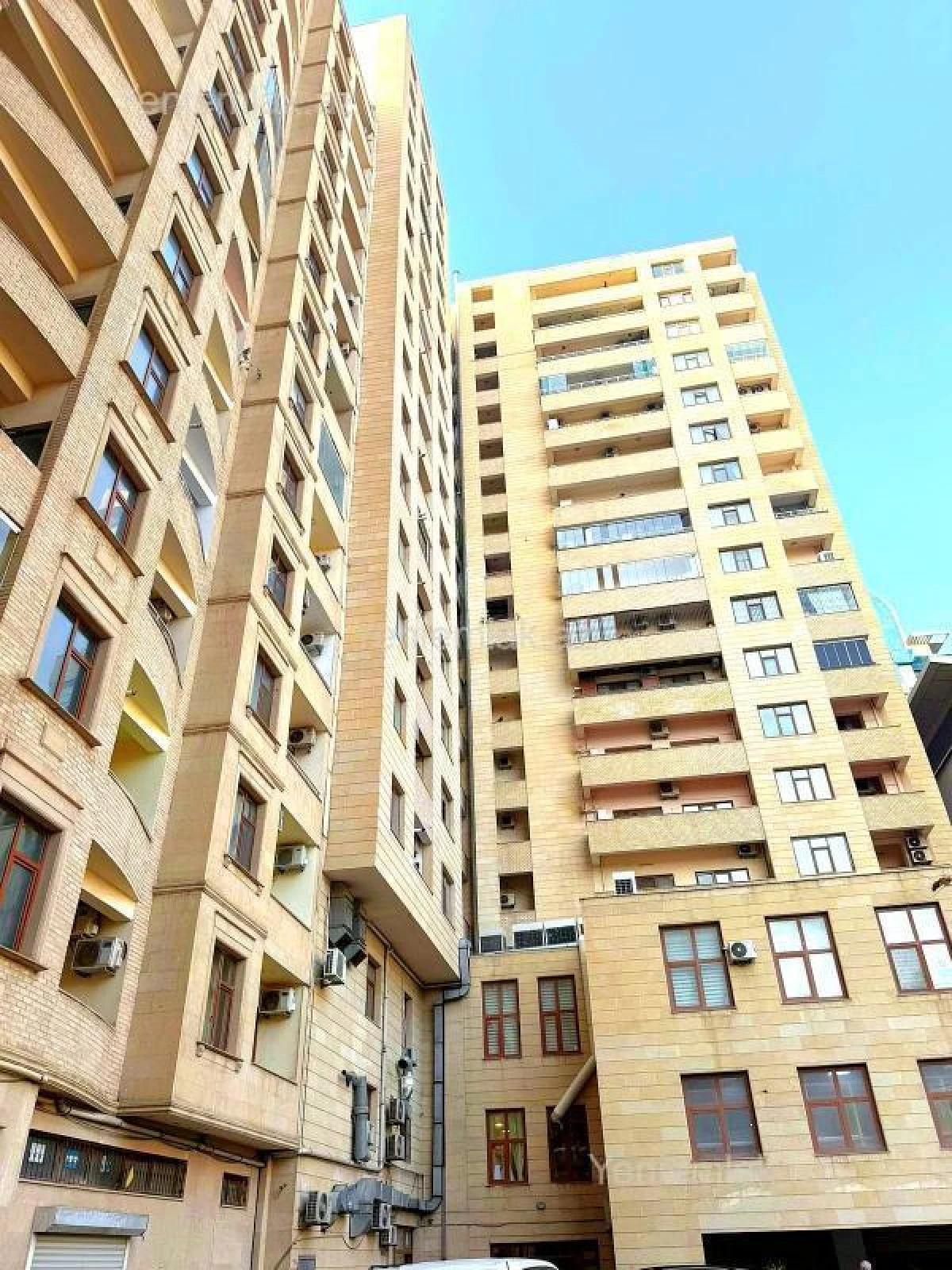 Satılır 4 otaqlı yeni tikili 220.5 m²