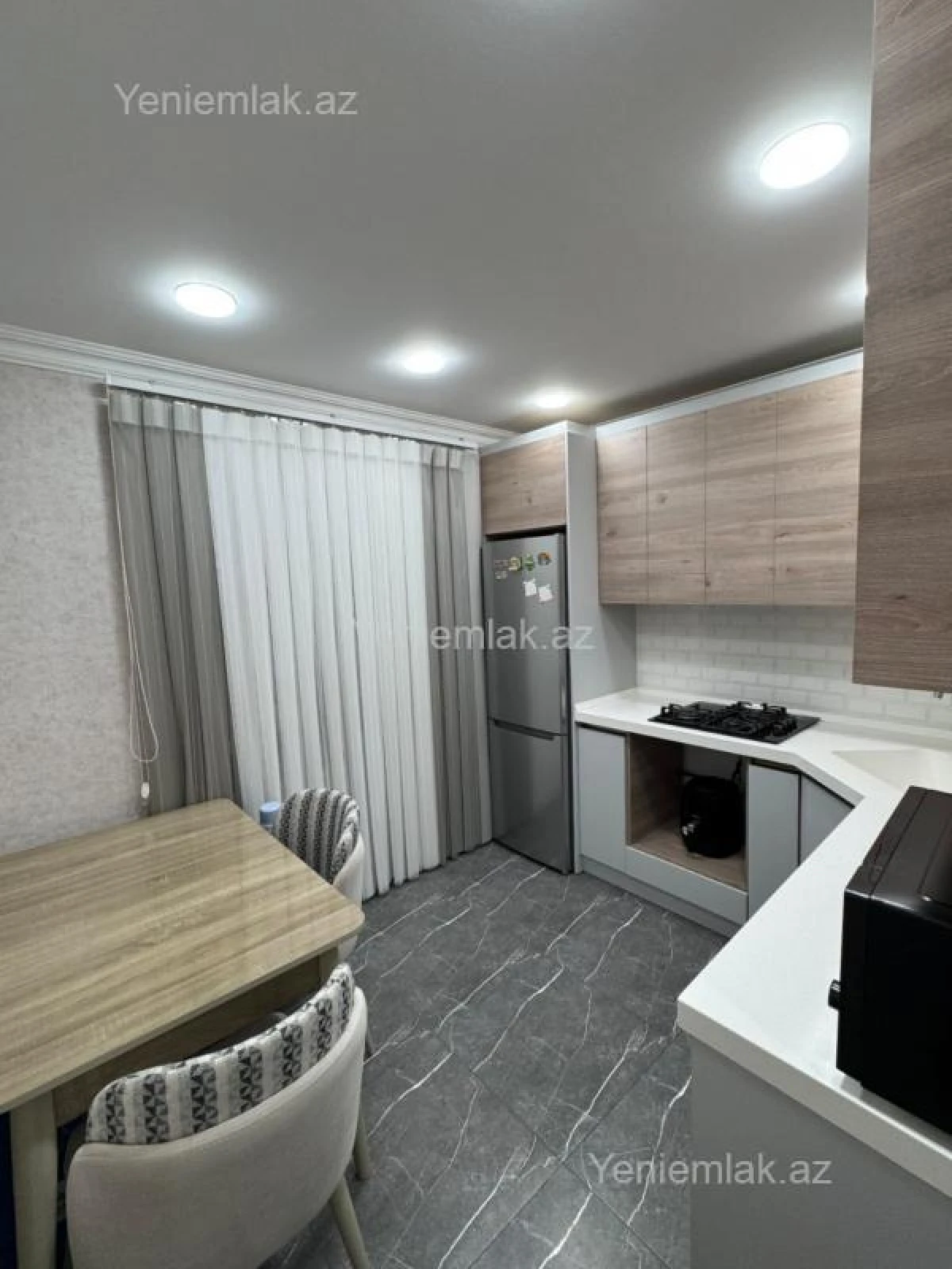 Satılır 2 otaqlı köhnə tikili 60 m²