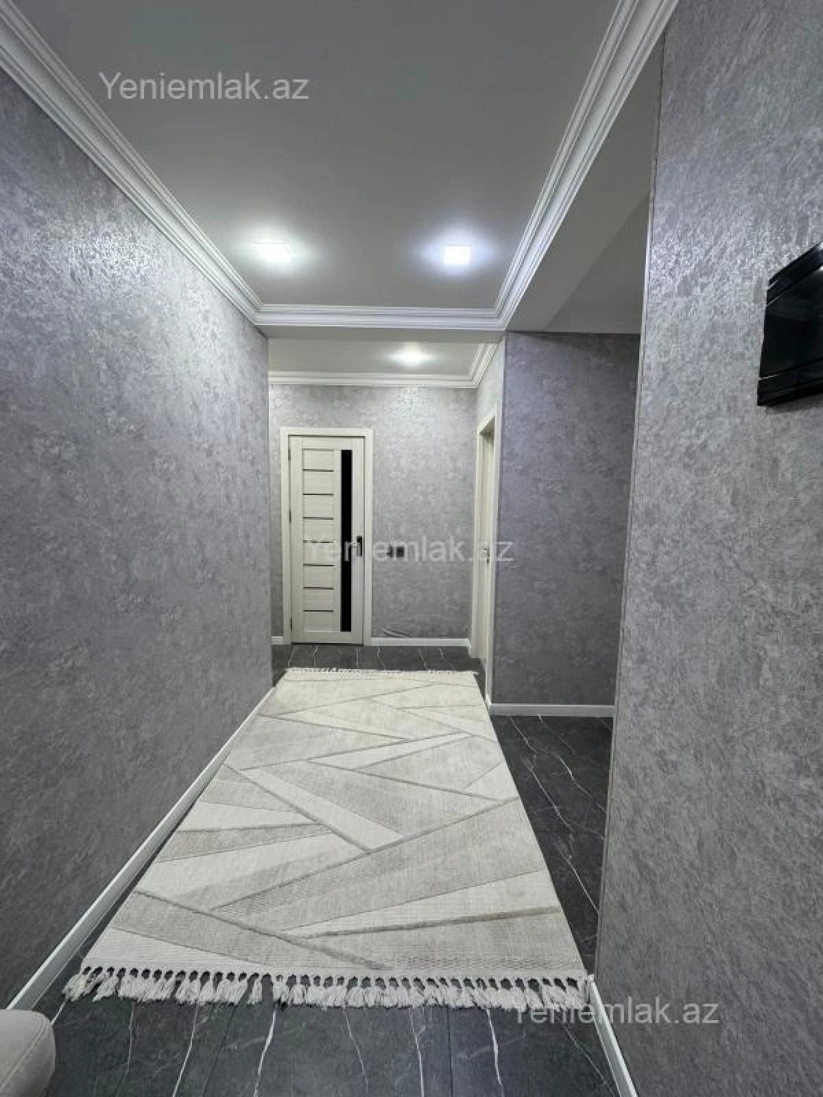 Satılır 2 otaqlı köhnə tikili 60 m²