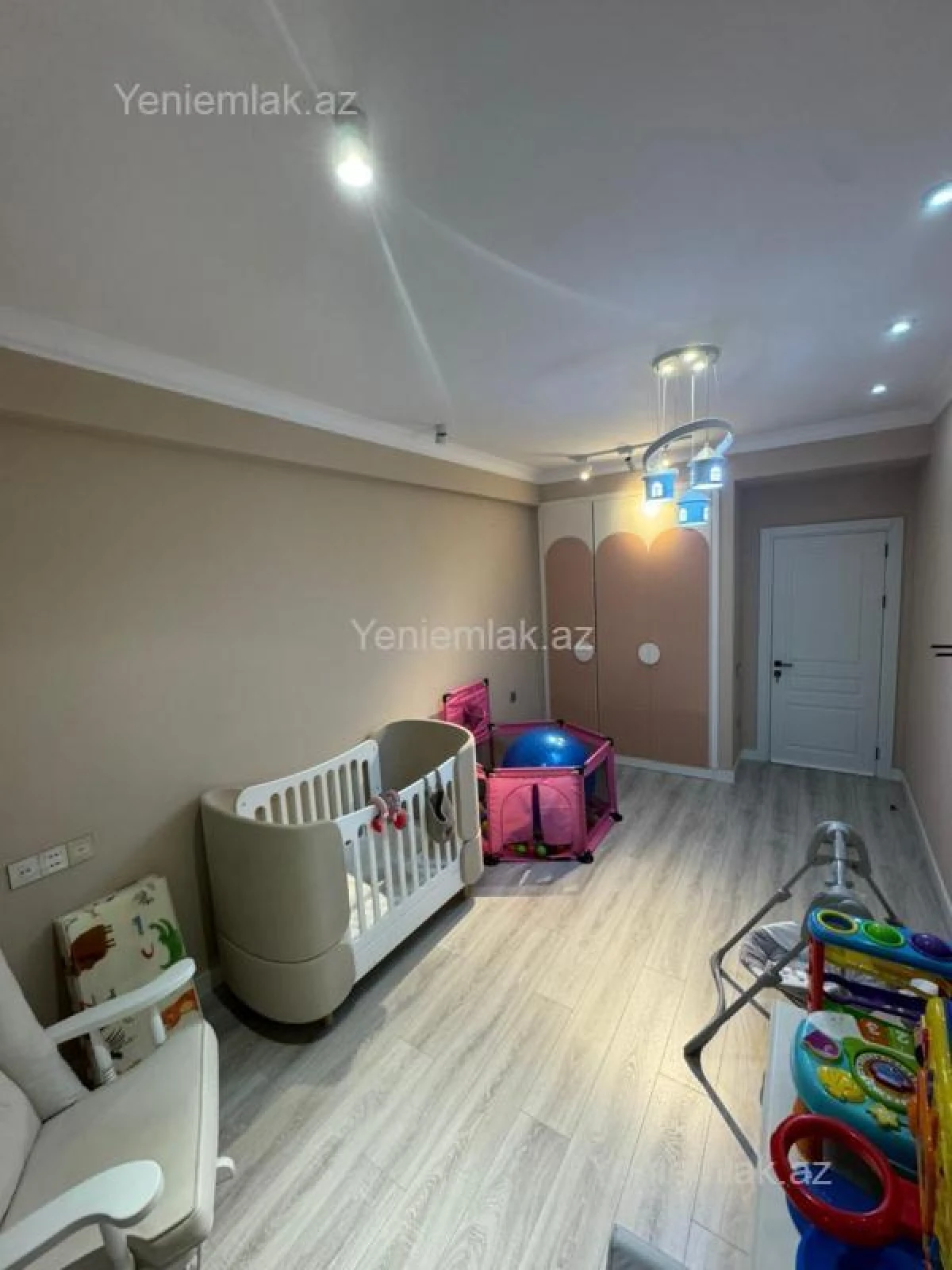 Satılır 3 otaqlı yeni tikili 123.3 m²