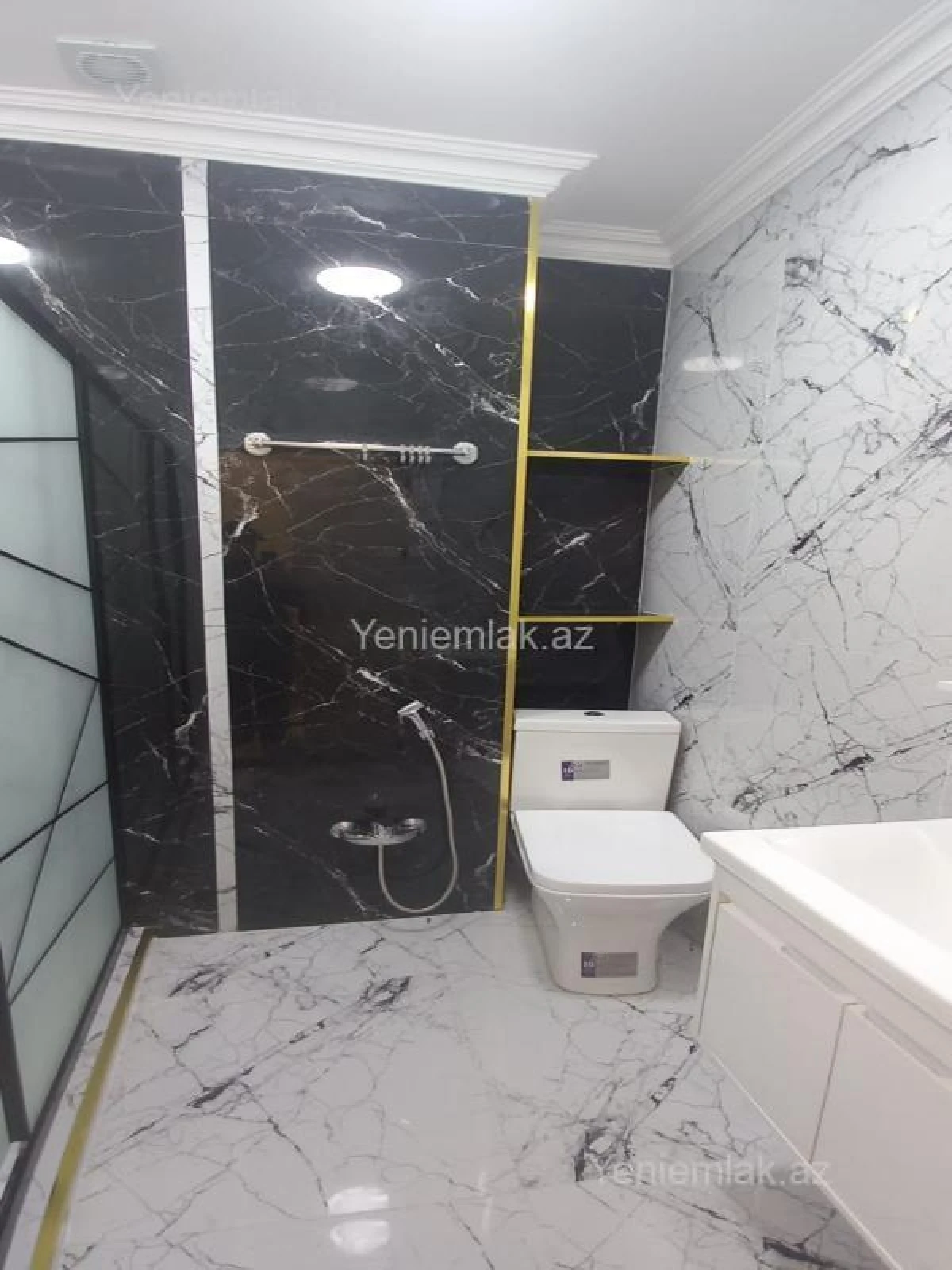 Satılır 3 otaqlı yeni tikili 75 m²
