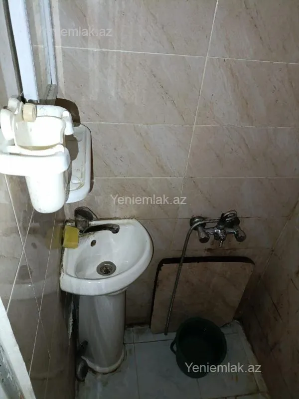Satılır 1 otaqlı köhnə tikili 20 m²