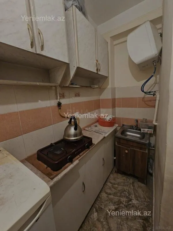 Satılır 1 otaqlı köhnə tikili 20 m²