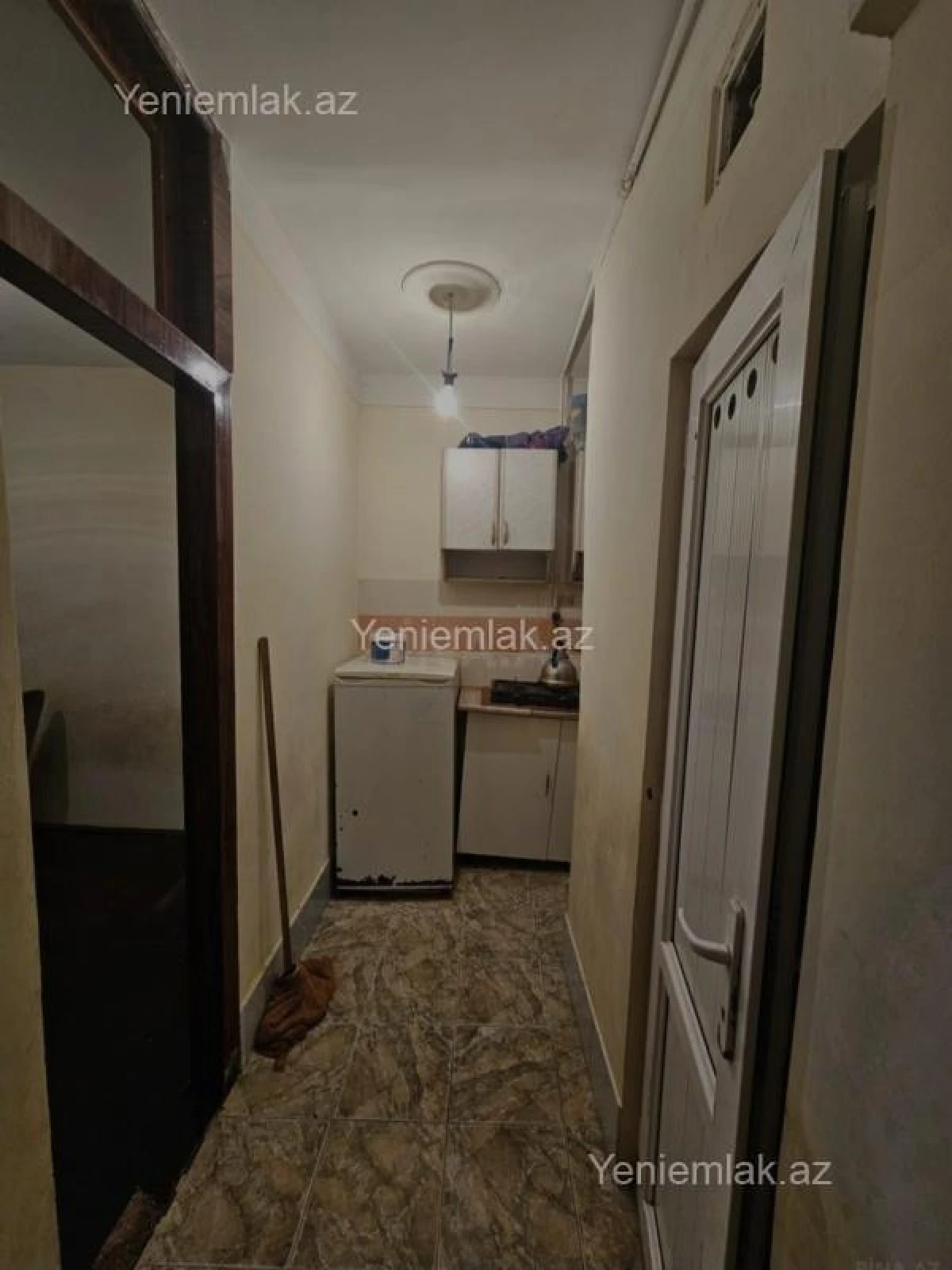 Satılır 1 otaqlı köhnə tikili 20 m²