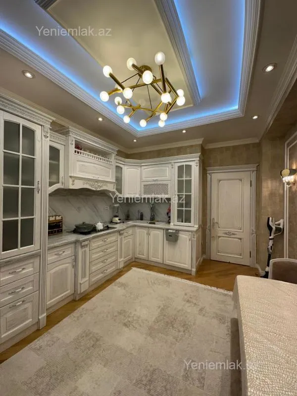 Satılır 3 otaqlı yeni tikili 127 m²