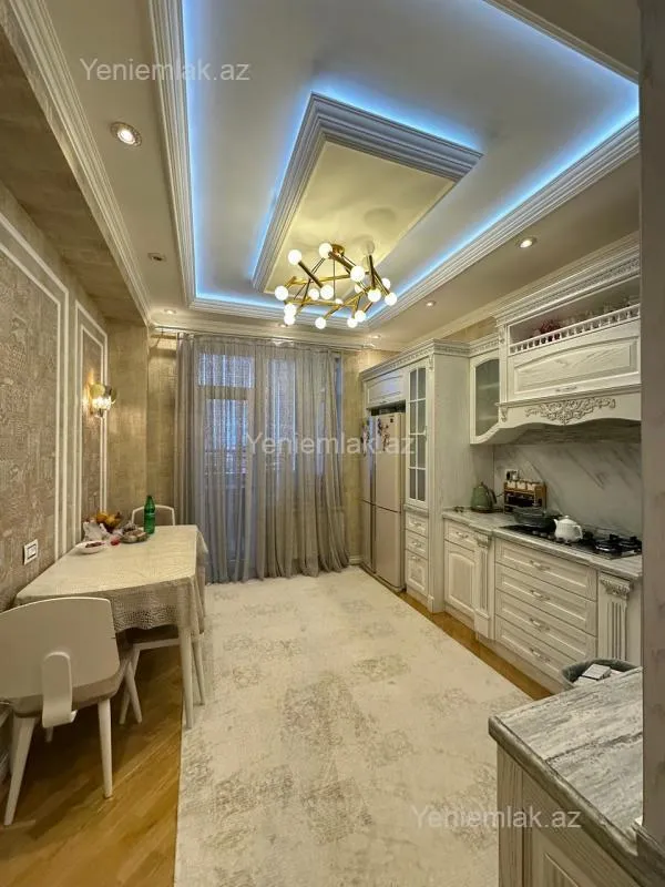 Satılır 3 otaqlı yeni tikili 127 m²