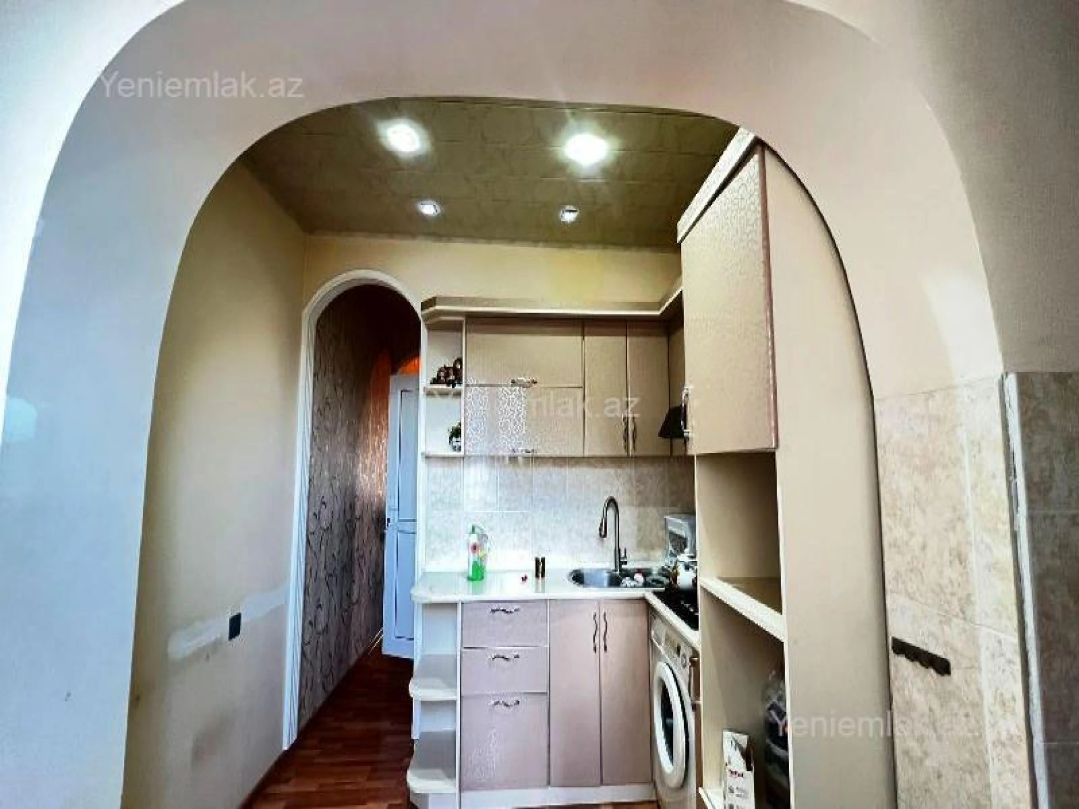 Satılır 3 otaqlı köhnə tikili 75 m²