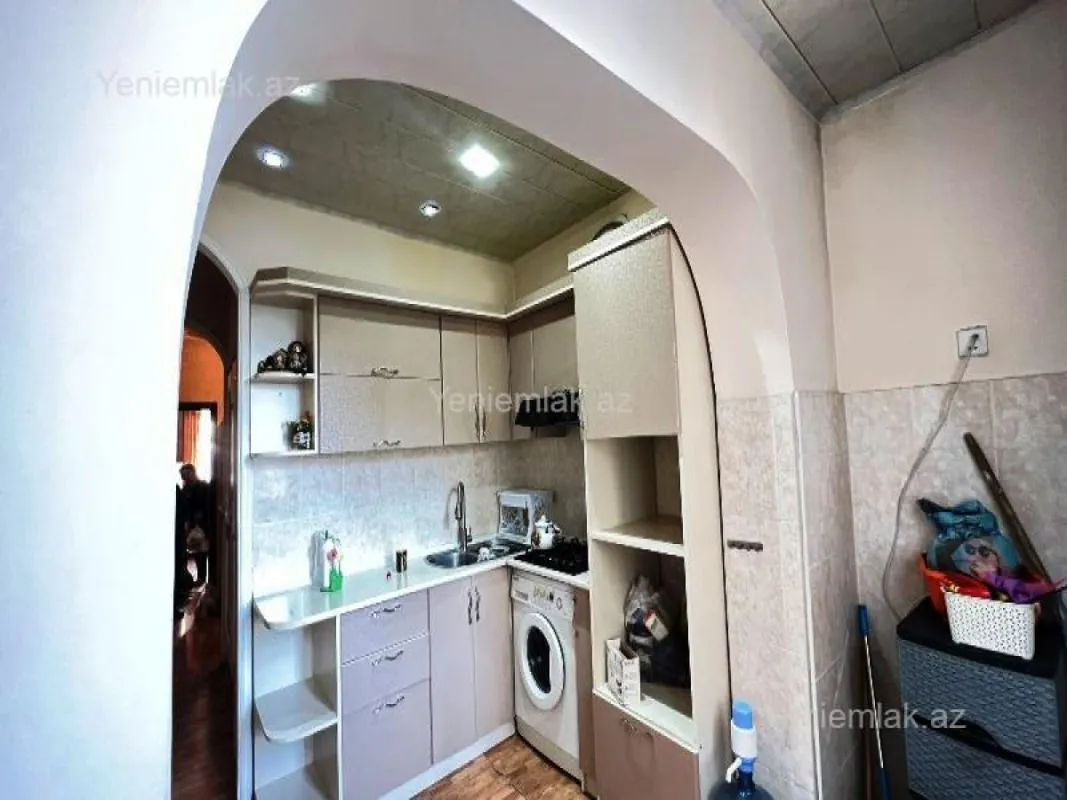 Satılır 3 otaqlı köhnə tikili 75 m²